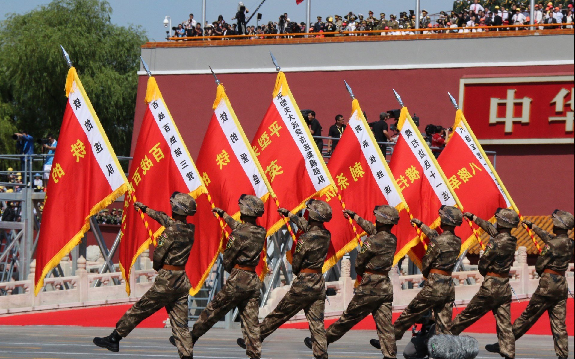 开云娱乐-_观众互动：现场投票决定精彩比赛瞬间_，比赛现场投票系统